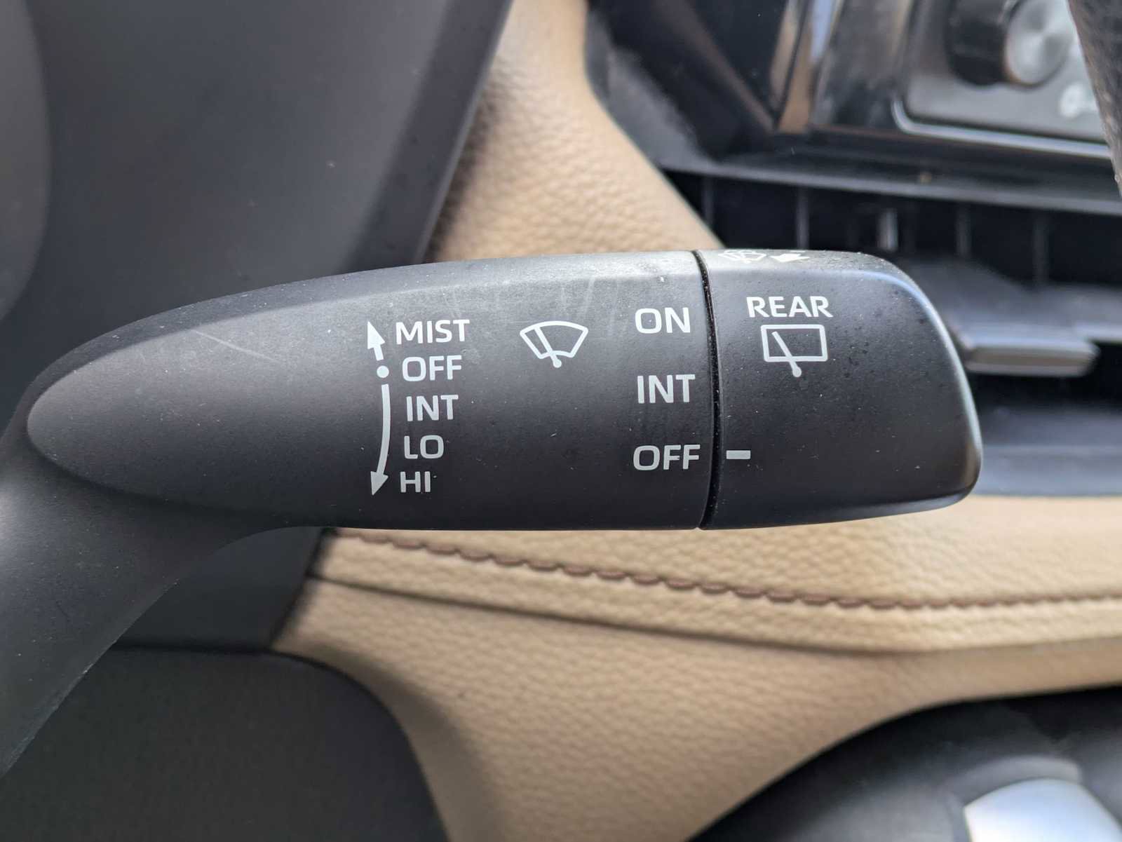 Used 2020 Toyota RAV4 LE image 23