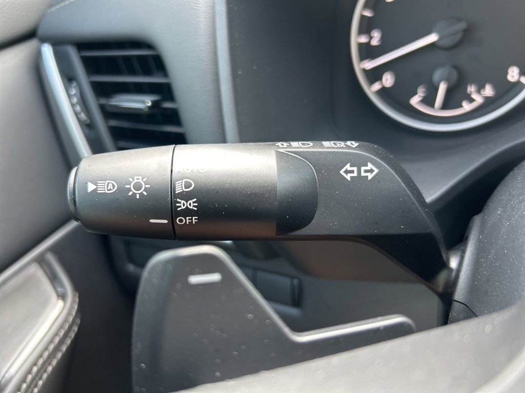 Used 2026 Nissan Rogue SV FWD image 29