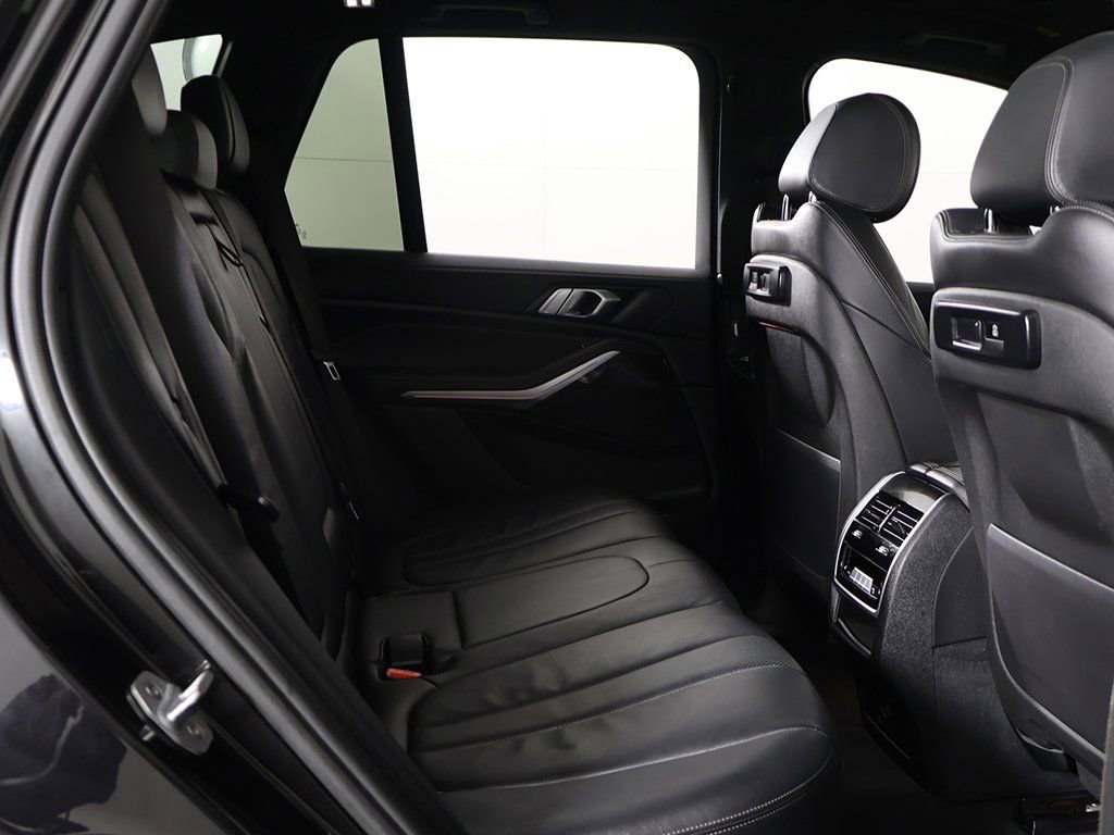 Used 2020 BMW X5 xDrive40i w/ Premium Package image 32