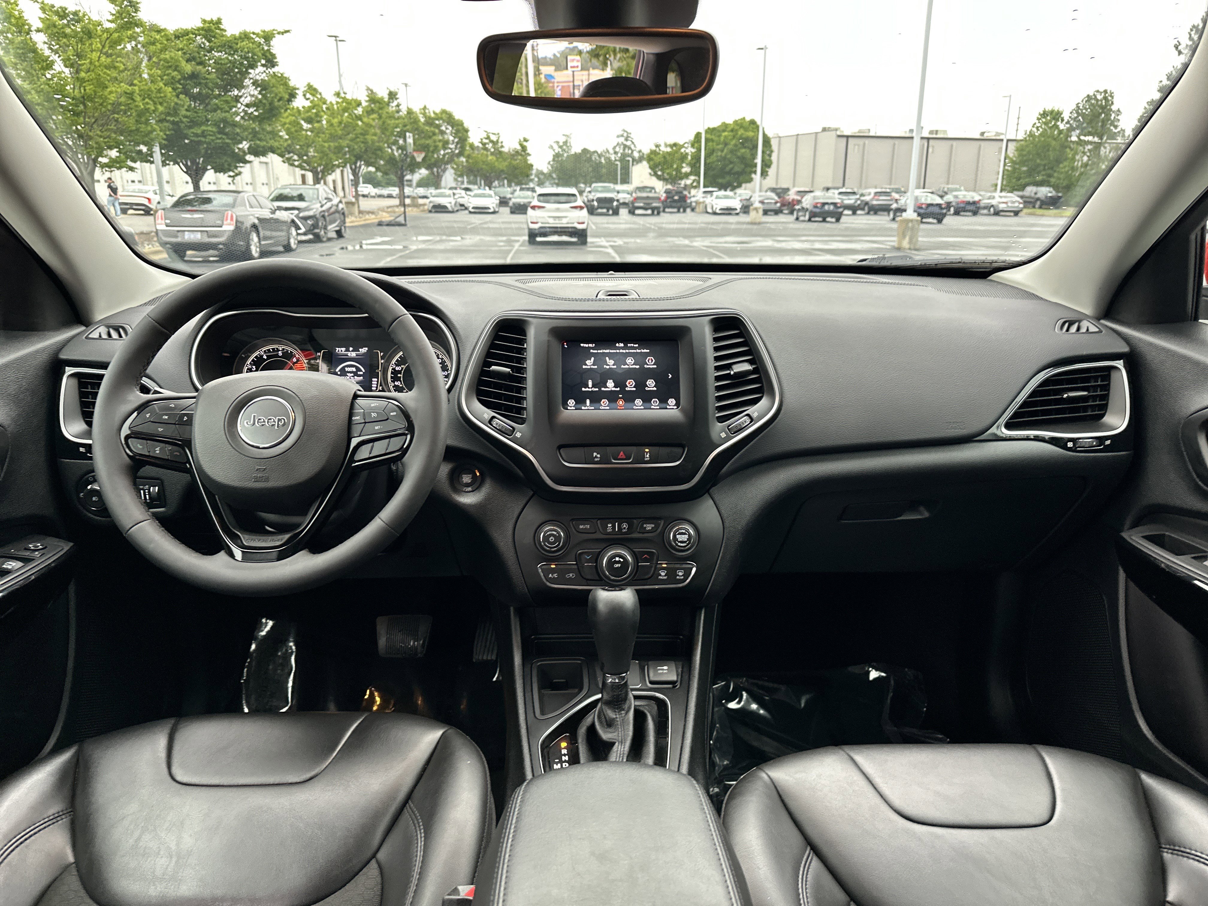 Used 2021 Jeep Cherokee Latitude Plus FWD image 29