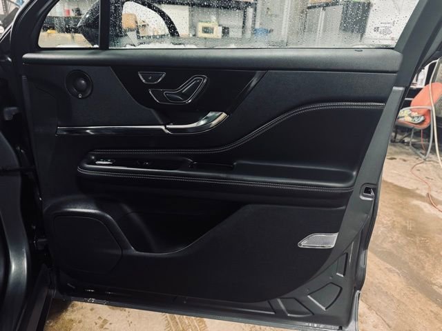 Used 2021 Lincoln Corsair Reserve w/ Equipment Group 201A image 15