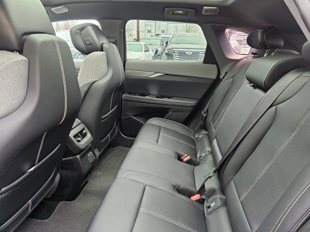 New 2026 Cadillac Optiq Luxury 1 image 22