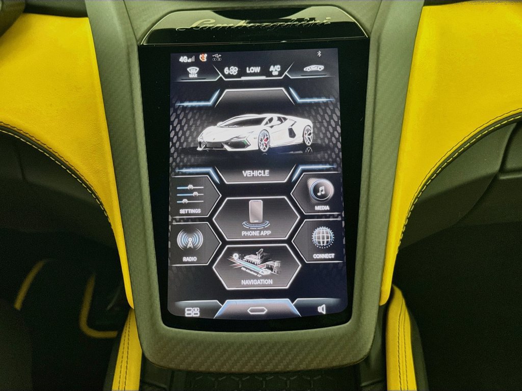 Used 2024 Lamborghini Revuelto AWD/4WD image 15