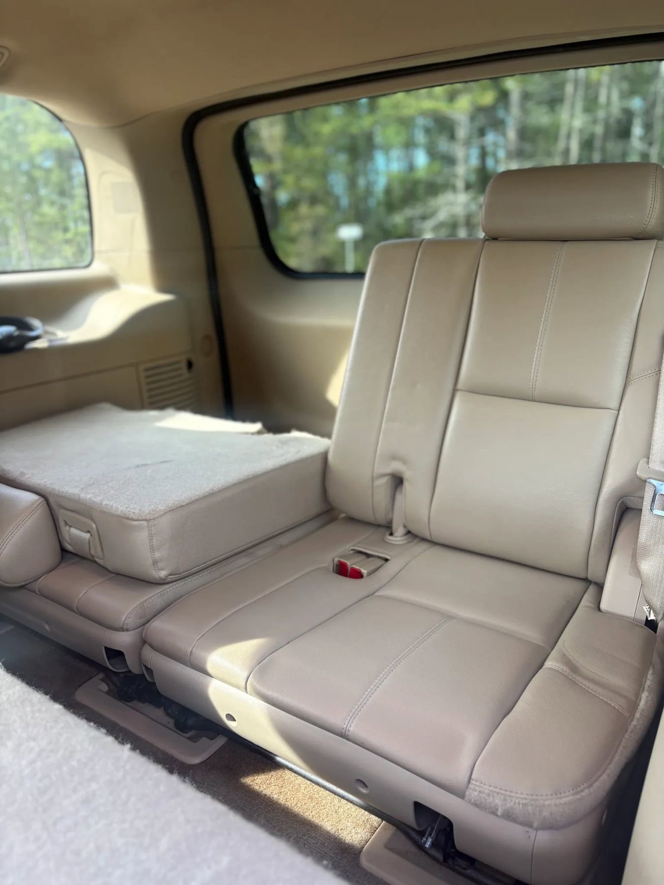 Used 2013 Chevrolet Tahoe LT w/ Luxury Package AWD/4WD image 21