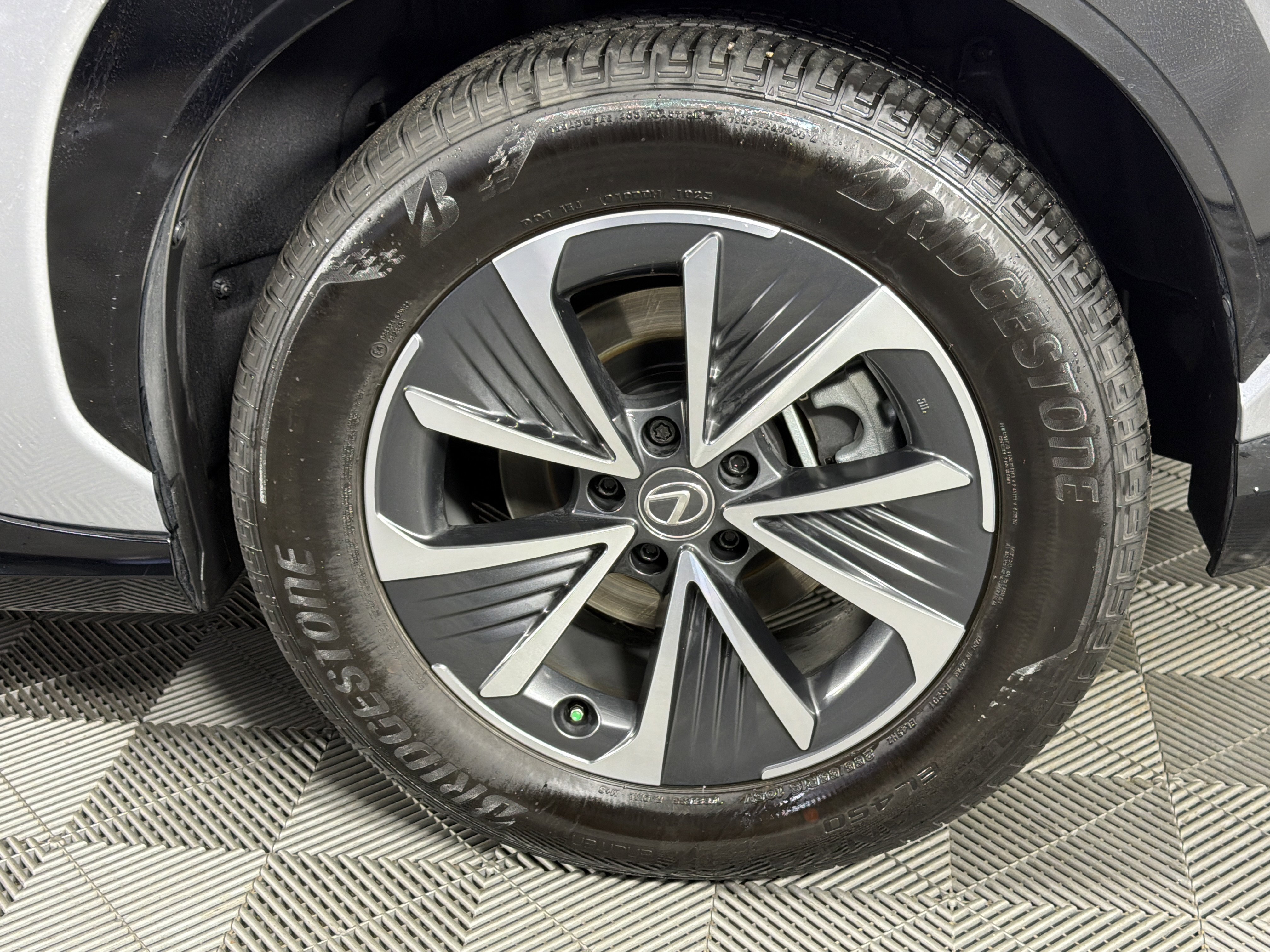 Used 2025 Lexus RZ 450e w/ Accessory Package (2T) AWD/4WD image 6