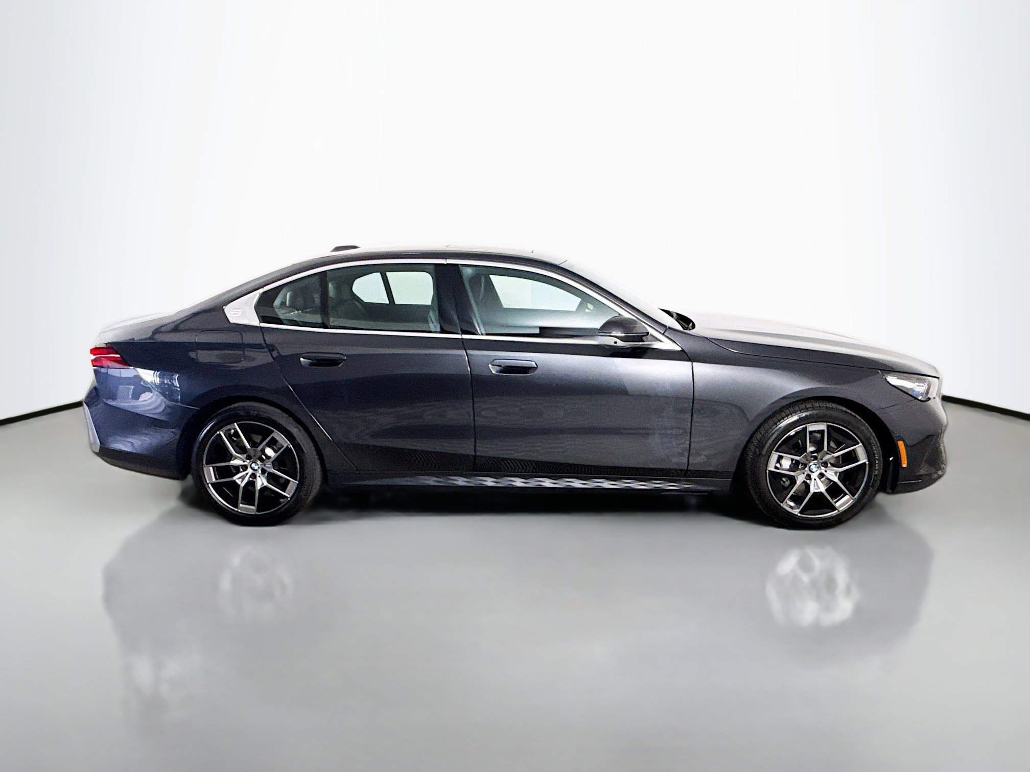 Used 2026 BMW 530i image 11