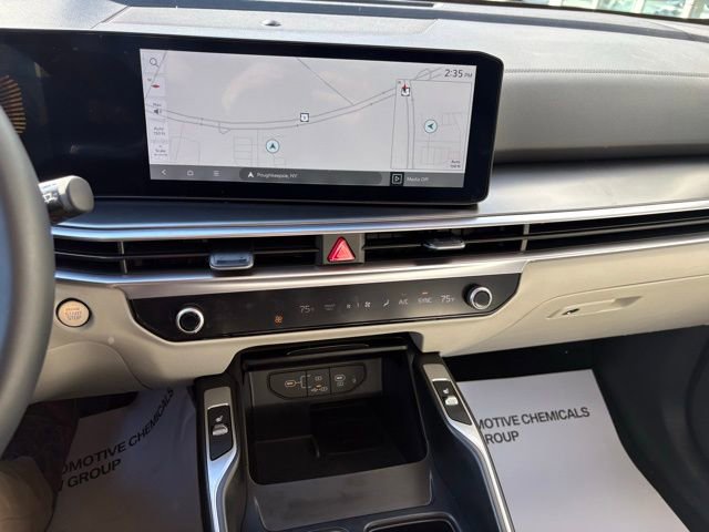 Used 2025 Kia Sorento EX image 14