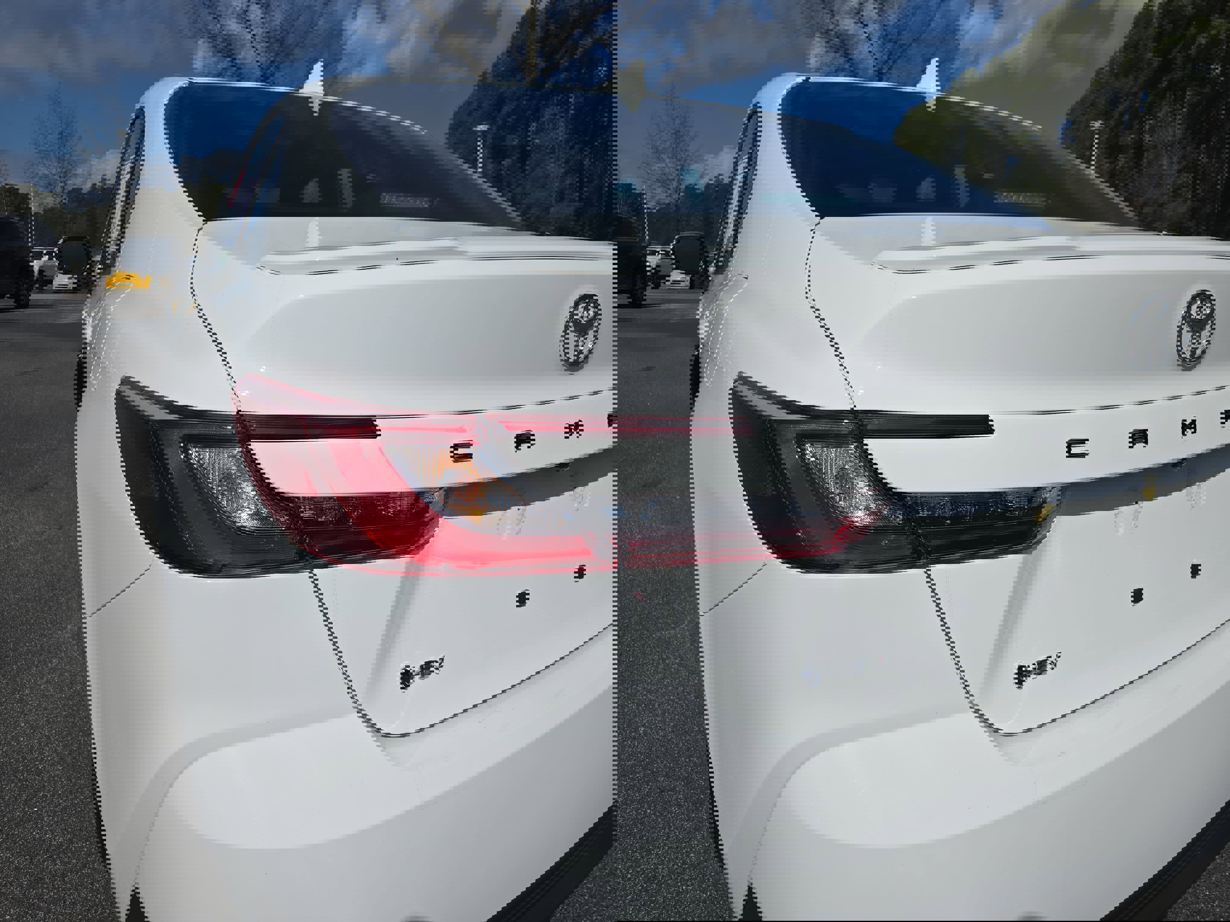 Used 2025 Toyota Camry SE w/ Convenience Package image 34