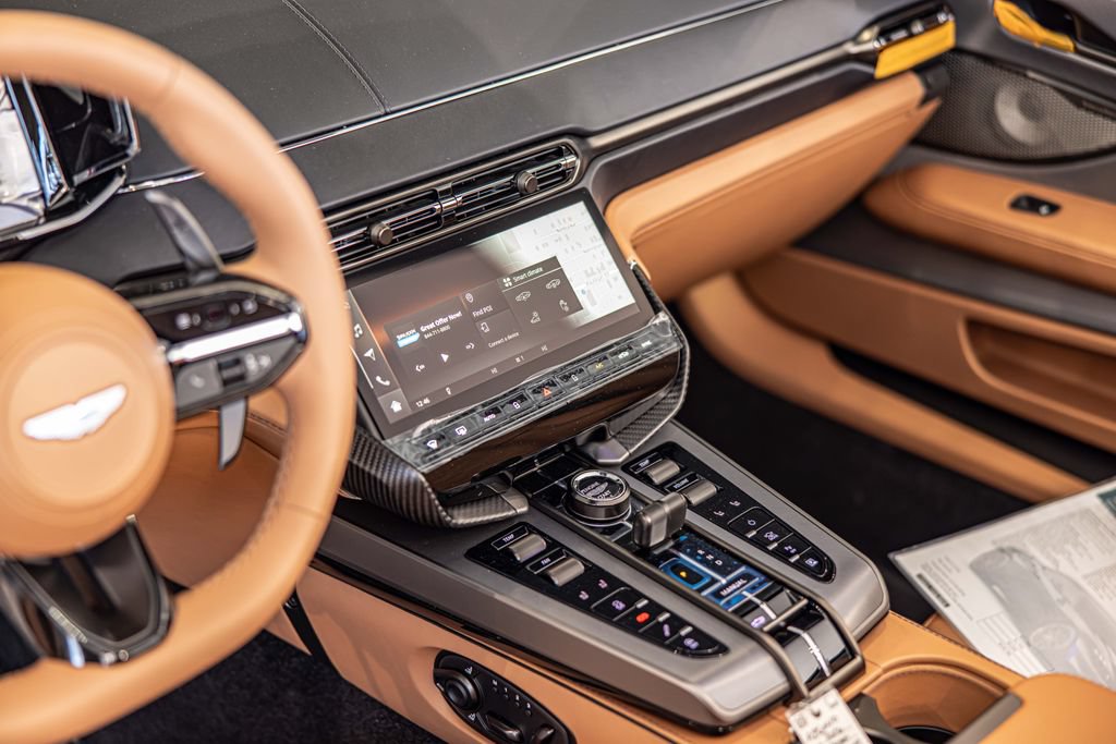 New 2026 Aston Martin Vanquish Convertible RWD image 17