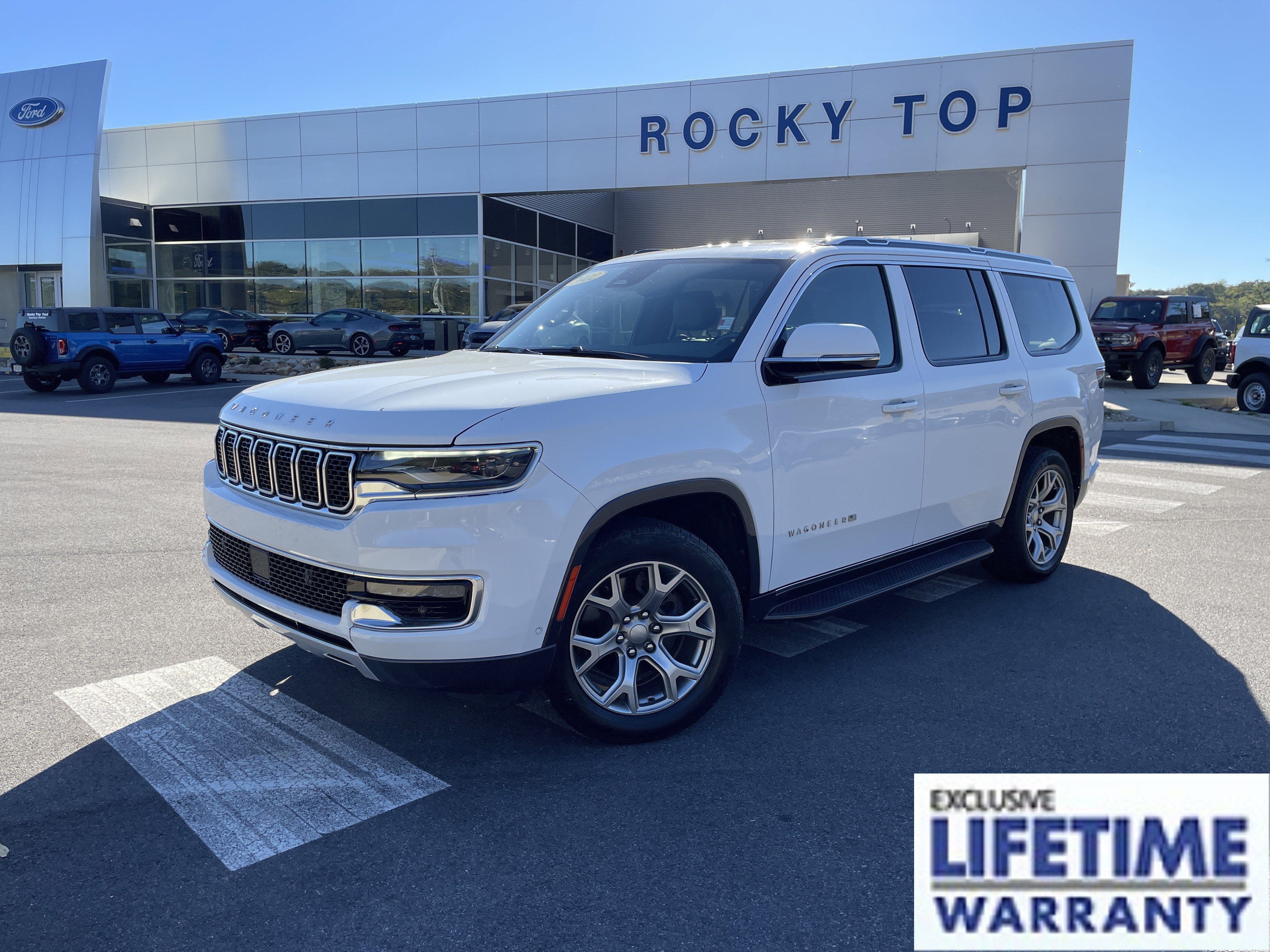 Used 2022 Jeep Wagoneer Series II image 1