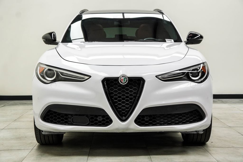 Used 2023 Alfa Romeo Stelvio Veloce image 6