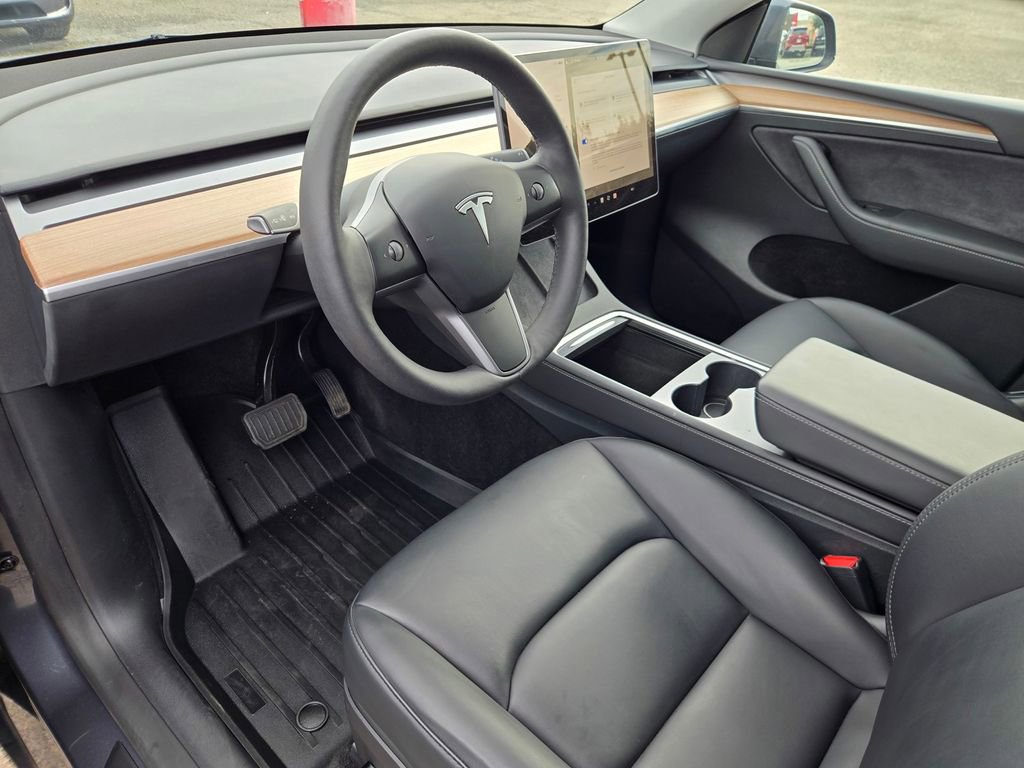 Used 2023 Tesla Model Y Long Range image 10