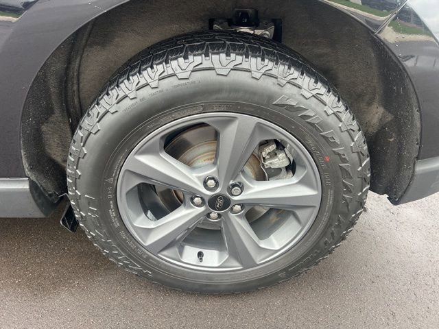 Used 2023 Ford Edge SEL w/ Sport Appearance Package image 9