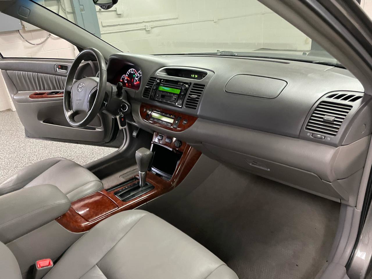 Used 2005 Toyota Camry XLE FWD image 17