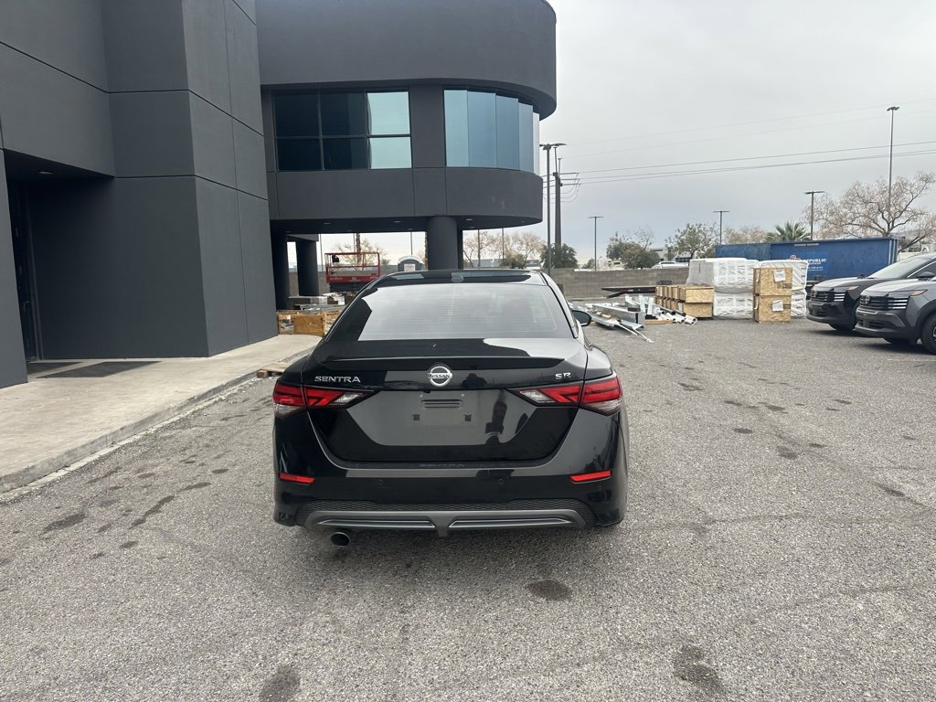 Used 2022 Nissan Sentra SR w/ SR Premium Package image 4