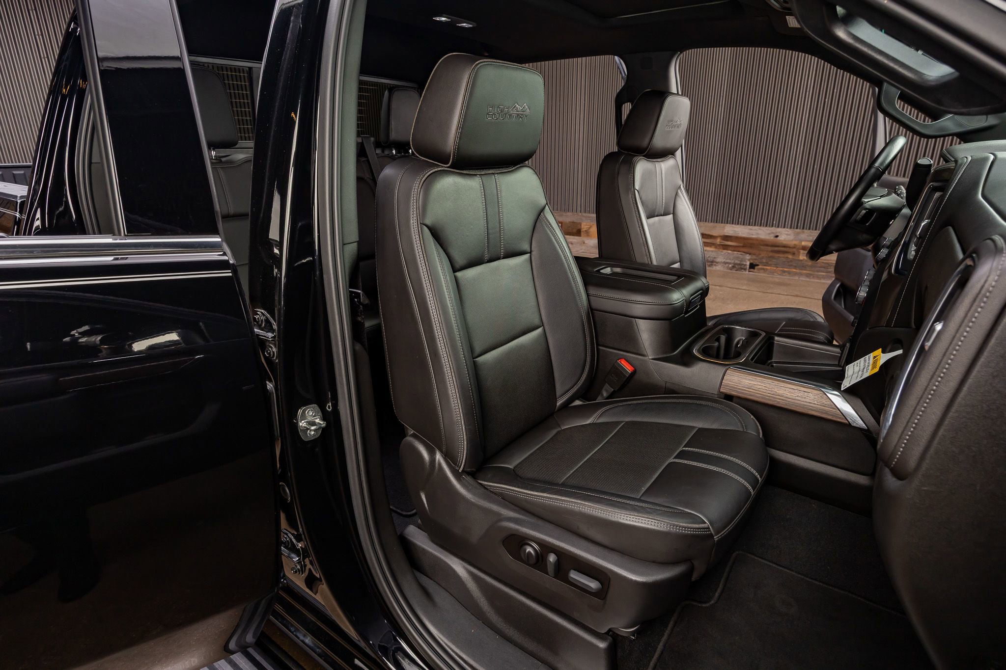 Used 2022 Chevrolet Silverado 3500 High Country image 31
