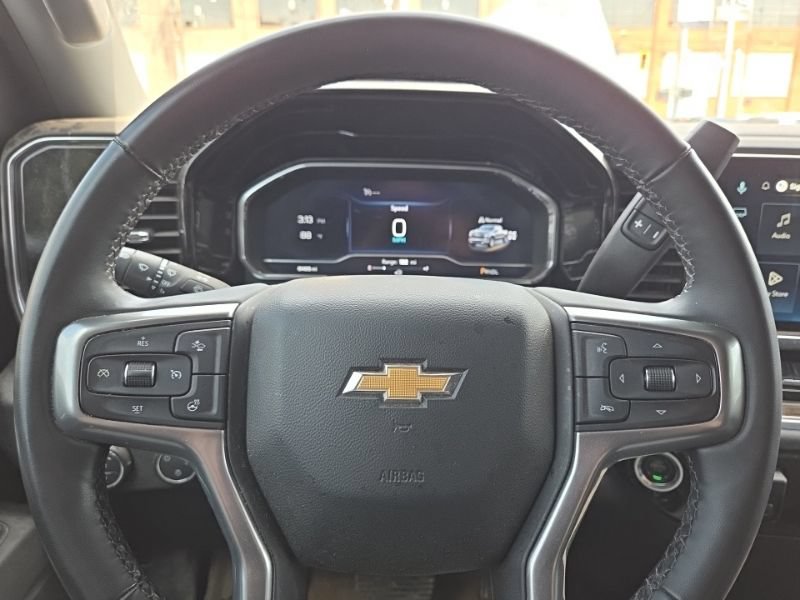 Used 2025 Chevrolet Silverado 1500 LT AWD/4WD image 11
