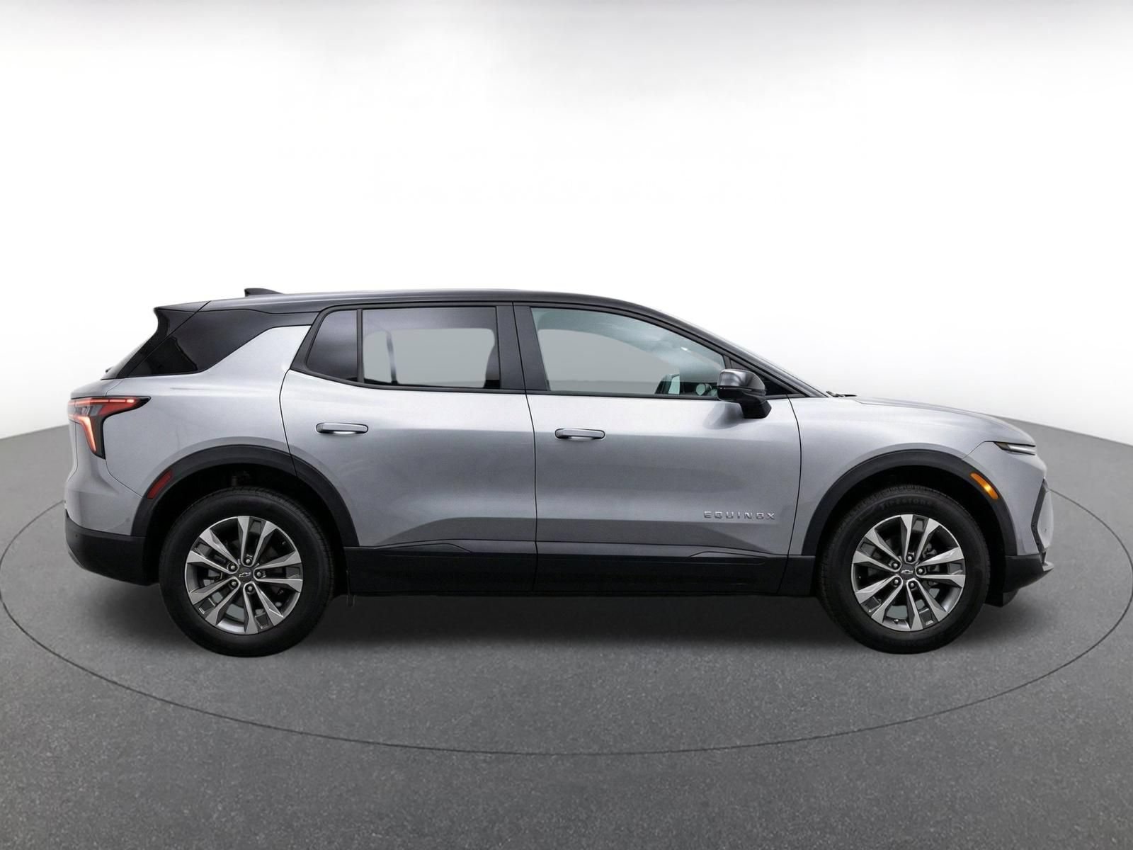 Used 2025 Chevrolet Equinox LT FWD image 8