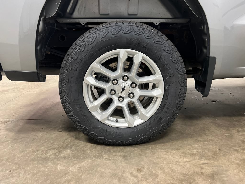 Certified 2023 Chevrolet Silverado 1500 RST w/ Z71 Off-Road Package AWD/4WD image 10