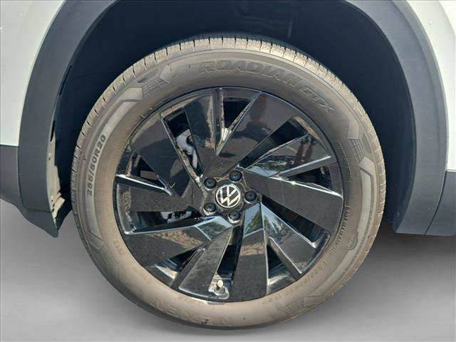 Used 2024 Volkswagen Atlas SE w/ Black Wheel Package FWD image 29