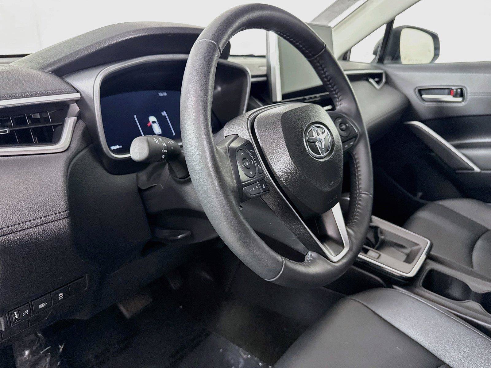 Certified 2026 Toyota Corolla Cross XLE AWD/4WD image 4