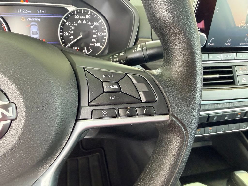 Used 2025 Nissan Altima 2.5 SV FWD image 21