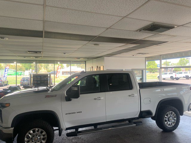 Used 2023 Chevrolet Silverado 2500 LT w/ Convenience Package image 4