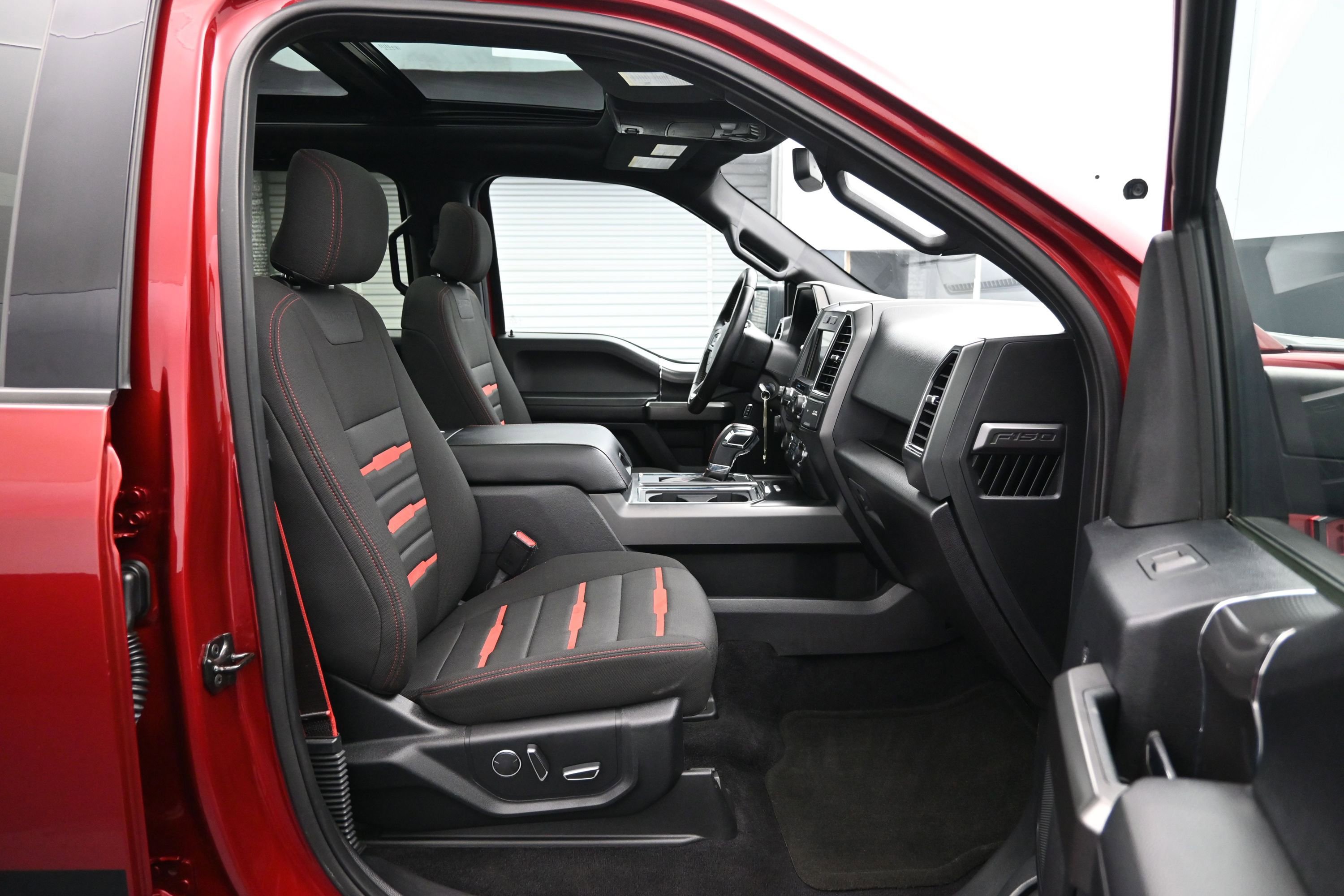 Used 2017 Ford F150 XLT w/ Equipment Group 302A Luxury AWD/4WD image 13