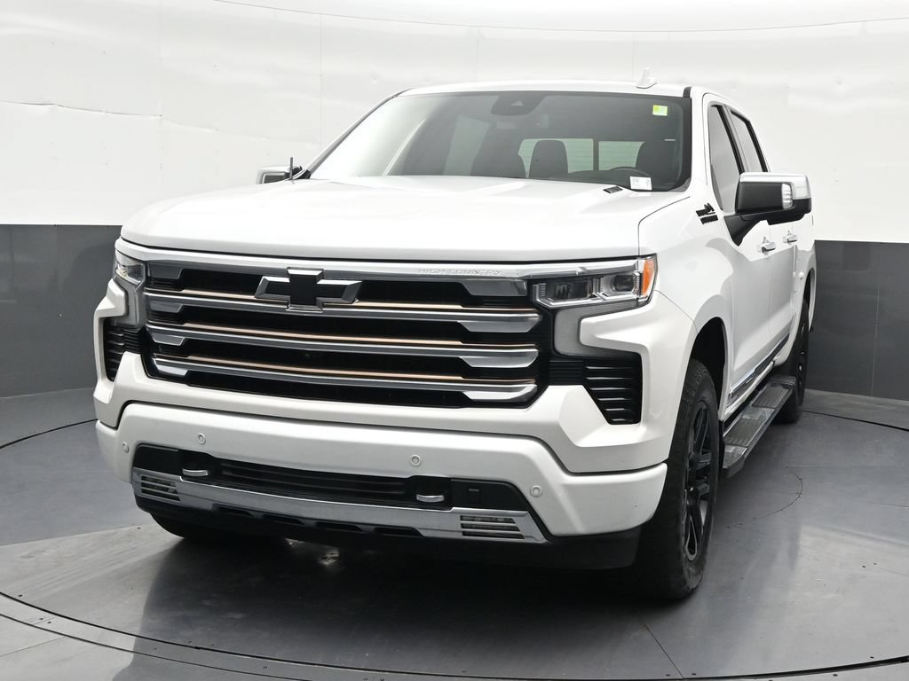 Used 2022 Chevrolet Silverado 1500 High Country w/ High Country Premium Package AWD/4WD image 9
