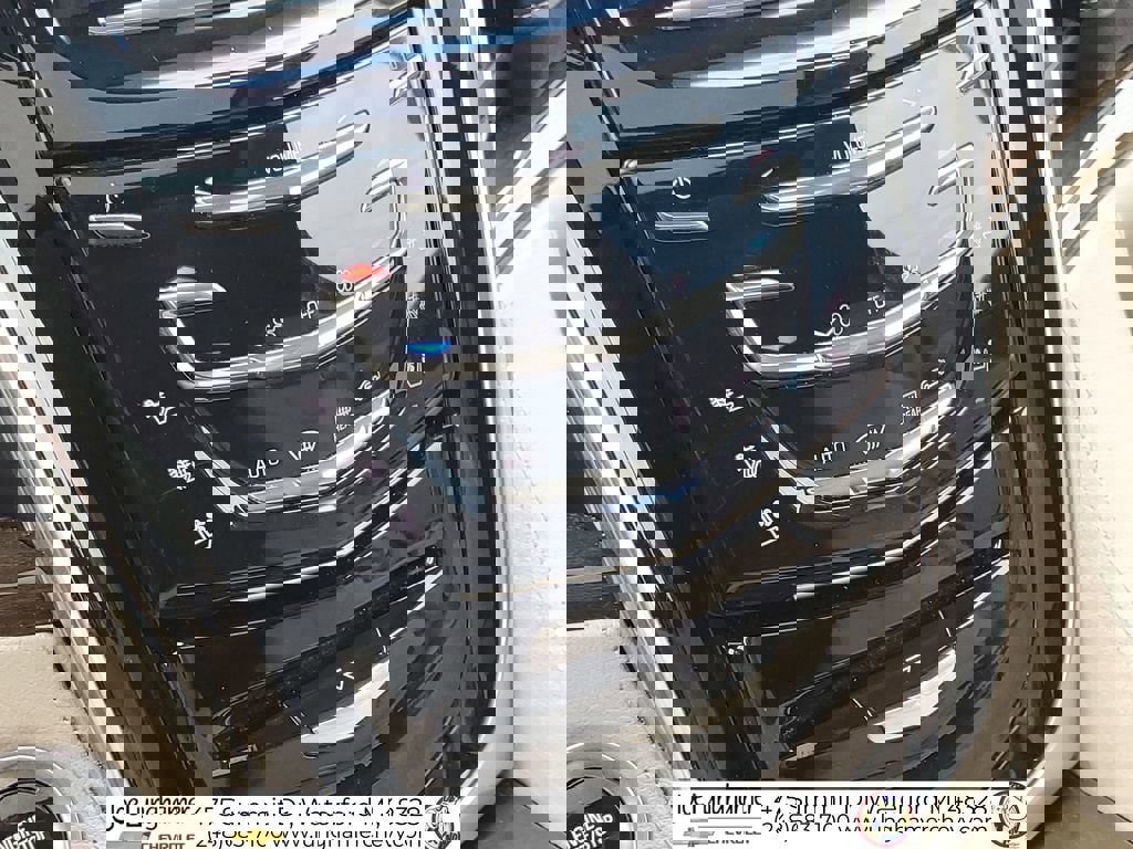 Used 2020 Cadillac Escalade Luxury image 19