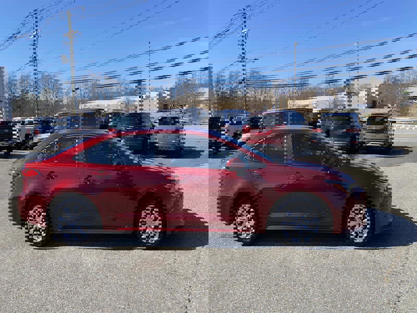 Used 2022 Toyota Corolla LE image 2