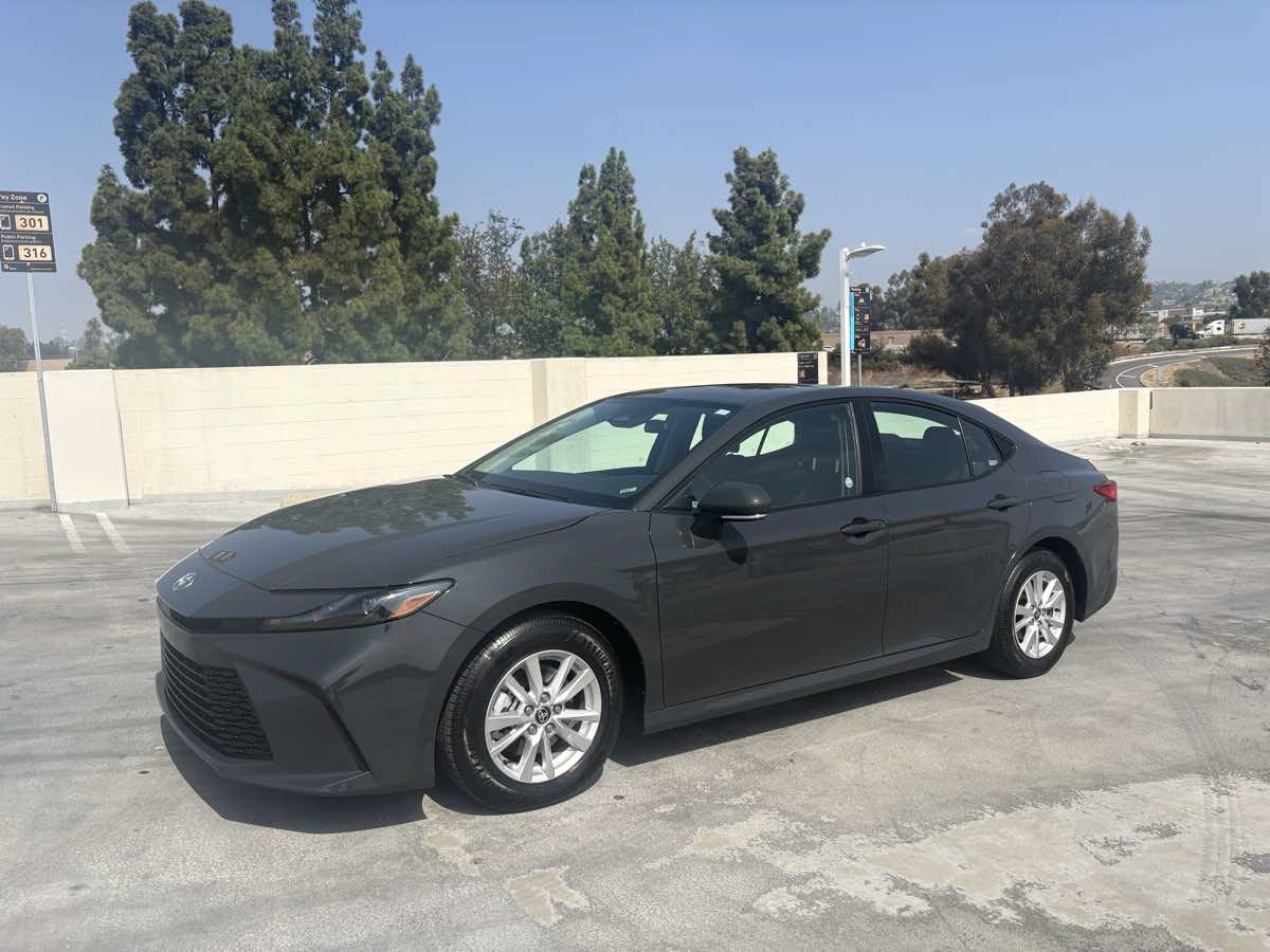 Used 2026 Toyota Camry LE FWD image 10