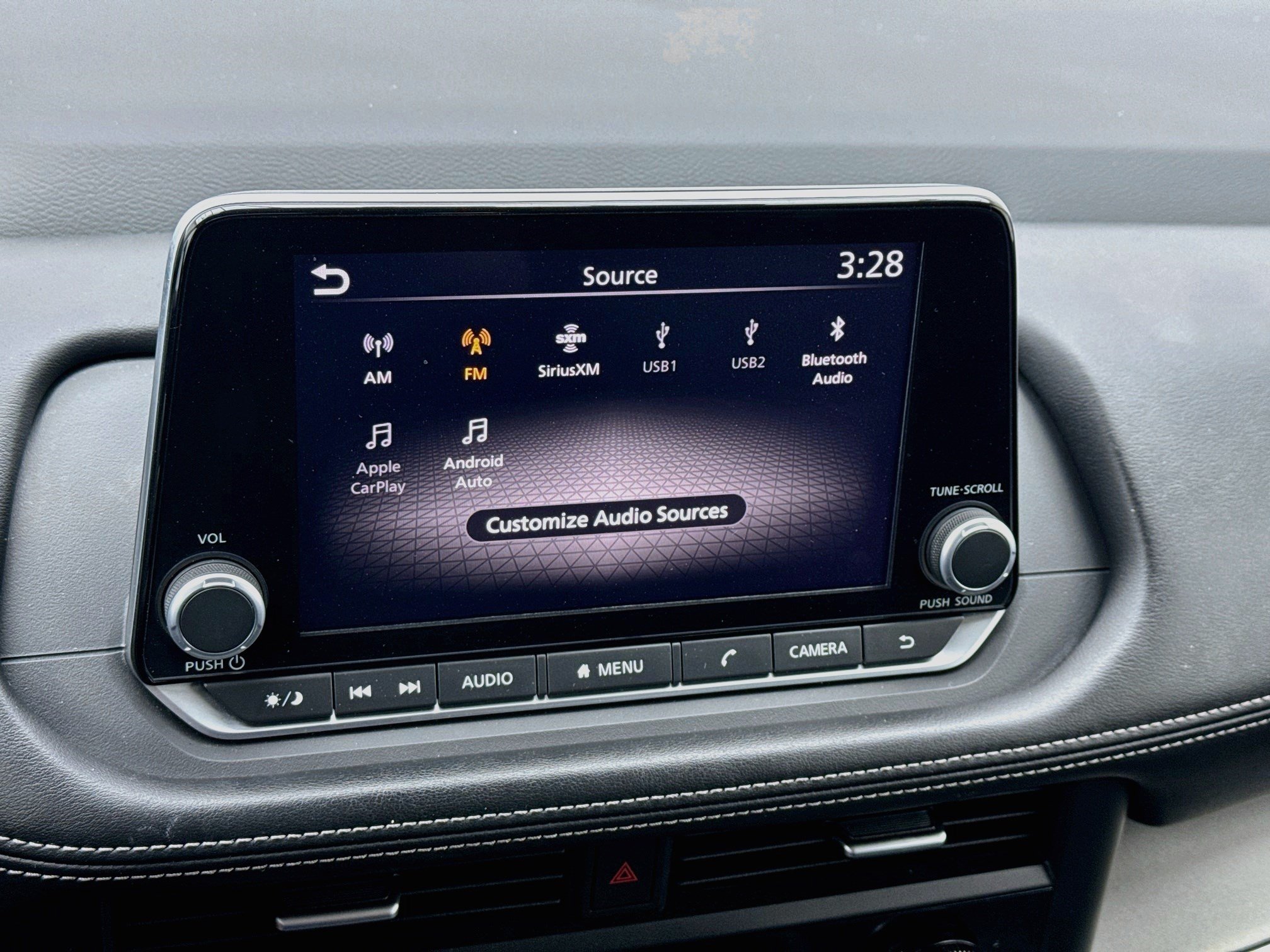 Used 2025 Nissan Rogue SV FWD image 11
