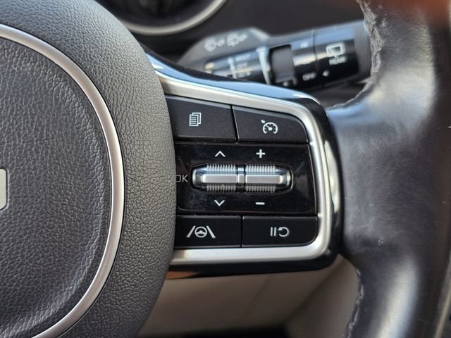 Certified 2022 Kia Carnival LX FWD image 33