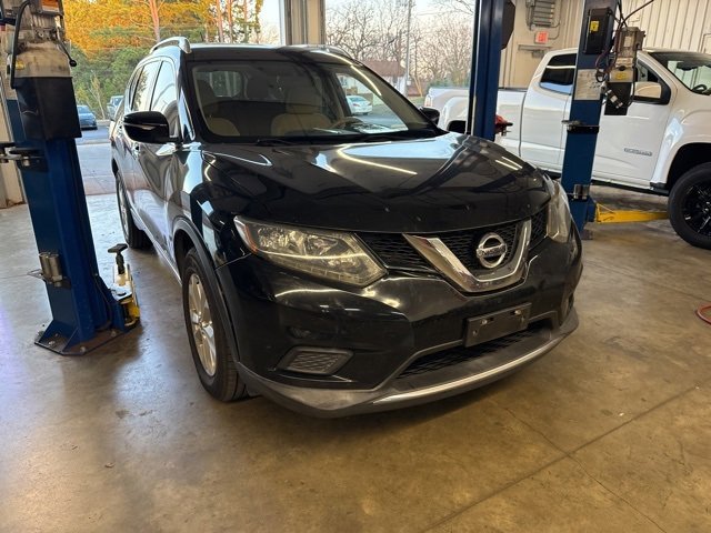 Used 2015 Nissan Rogue SV image 1