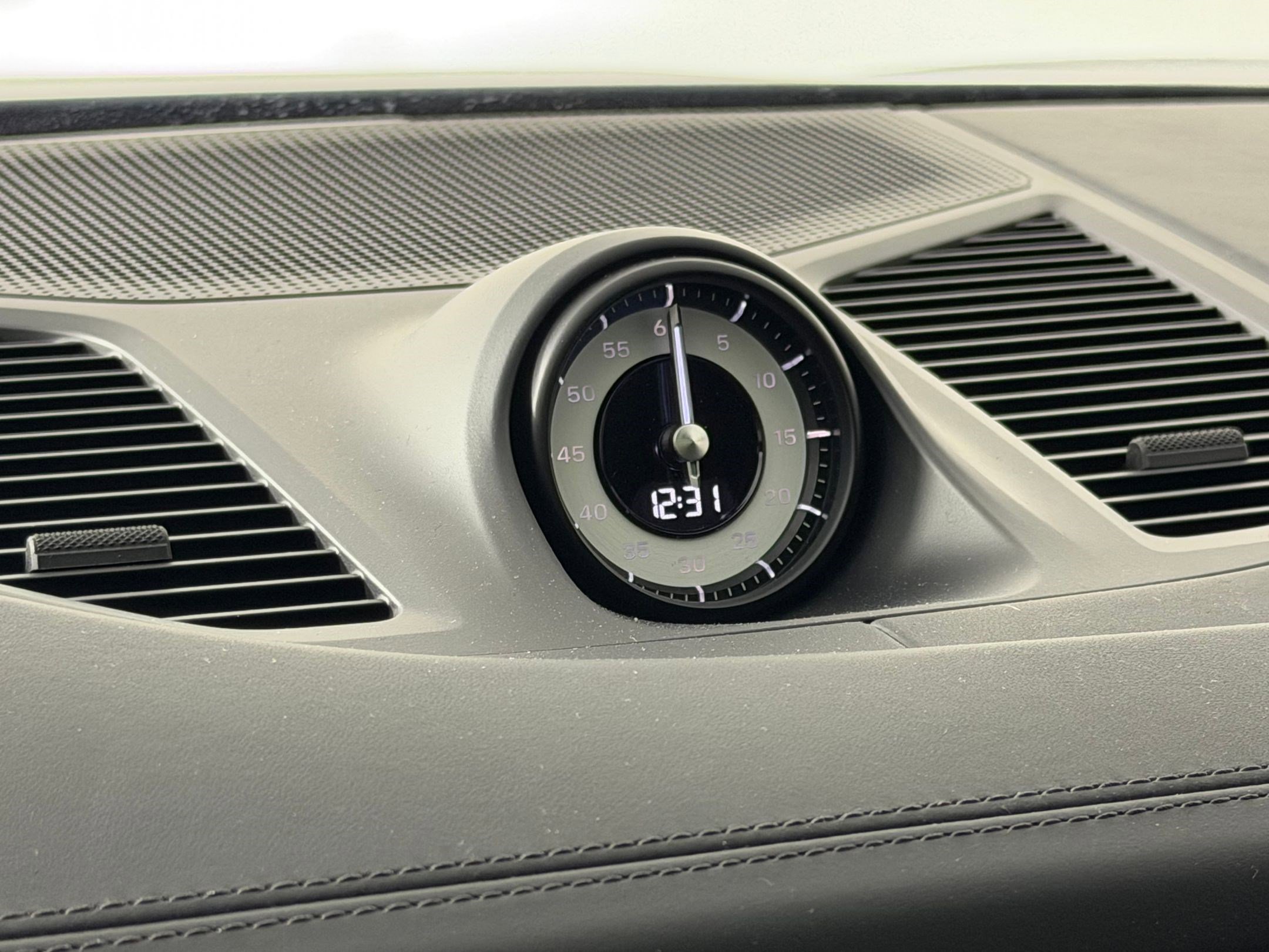 Certified 2025 Porsche Cayenne GTS image 24