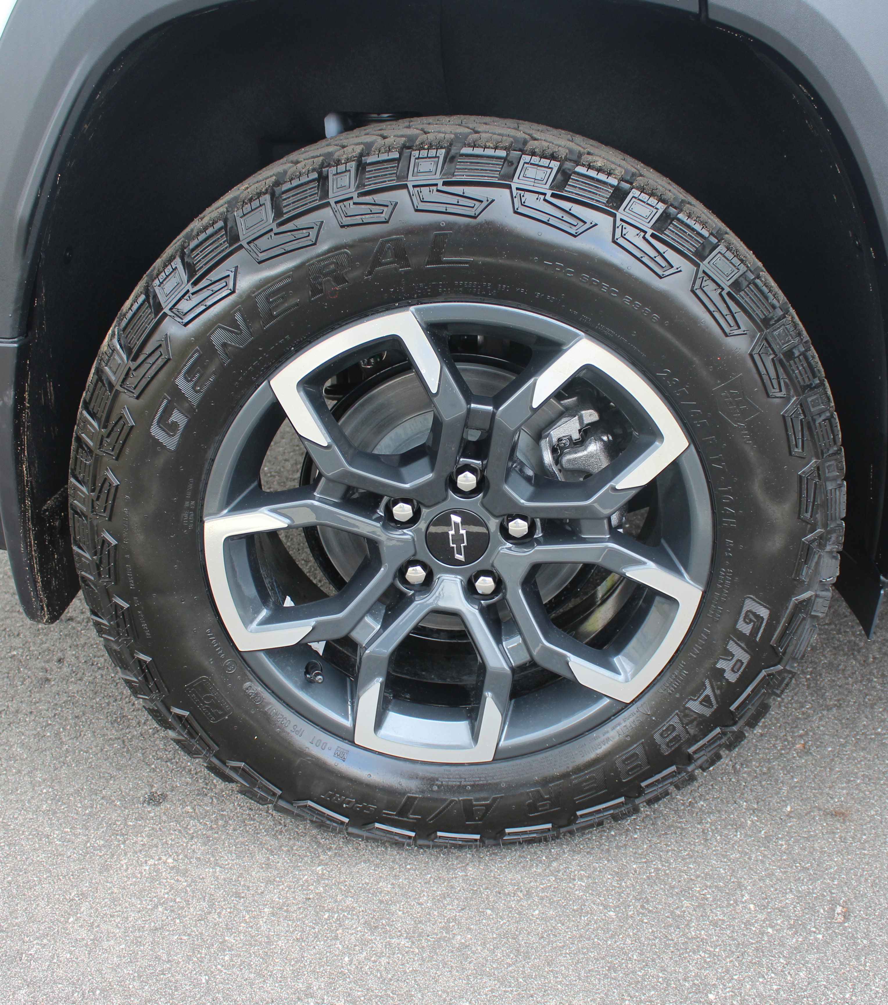 New 2026 Chevrolet Equinox ACTIV w/ LPO, Floor Liner Package image 20