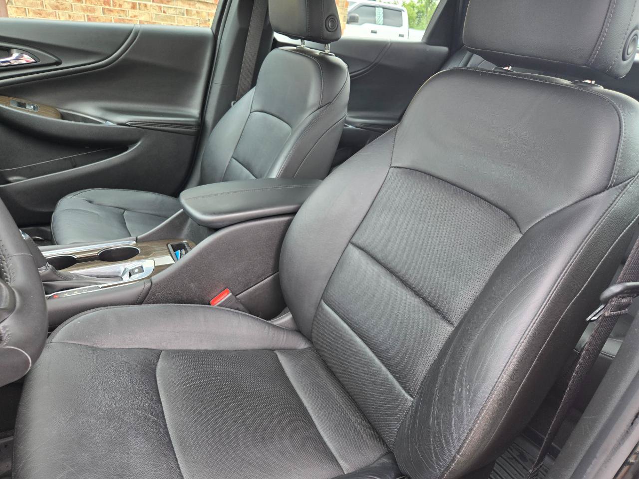 Used 2017 Chevrolet Malibu Premier w/ Premier Sun and Wheel Package FWD image 19