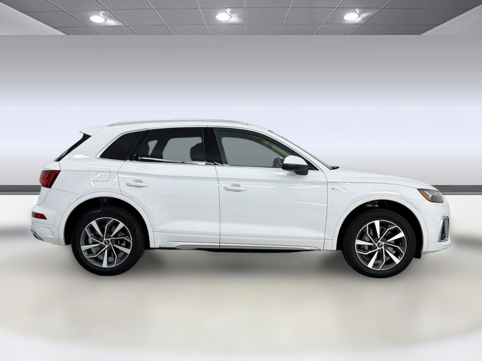 Used 2023 Audi Q5 2.0T Premium Plus w/ Premium Plus Package AWD/4WD image 8