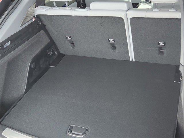 New 2026 Cadillac Optiq Luxury 1 image 21