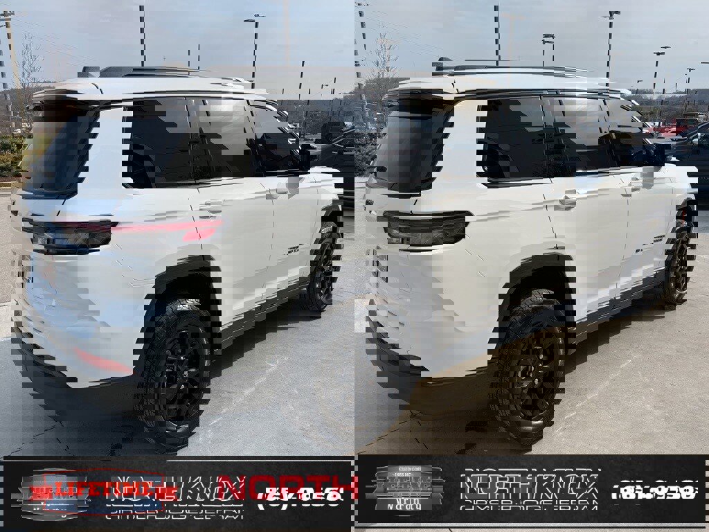 Used 2025 Jeep Grand Cherokee L Altitude image 22