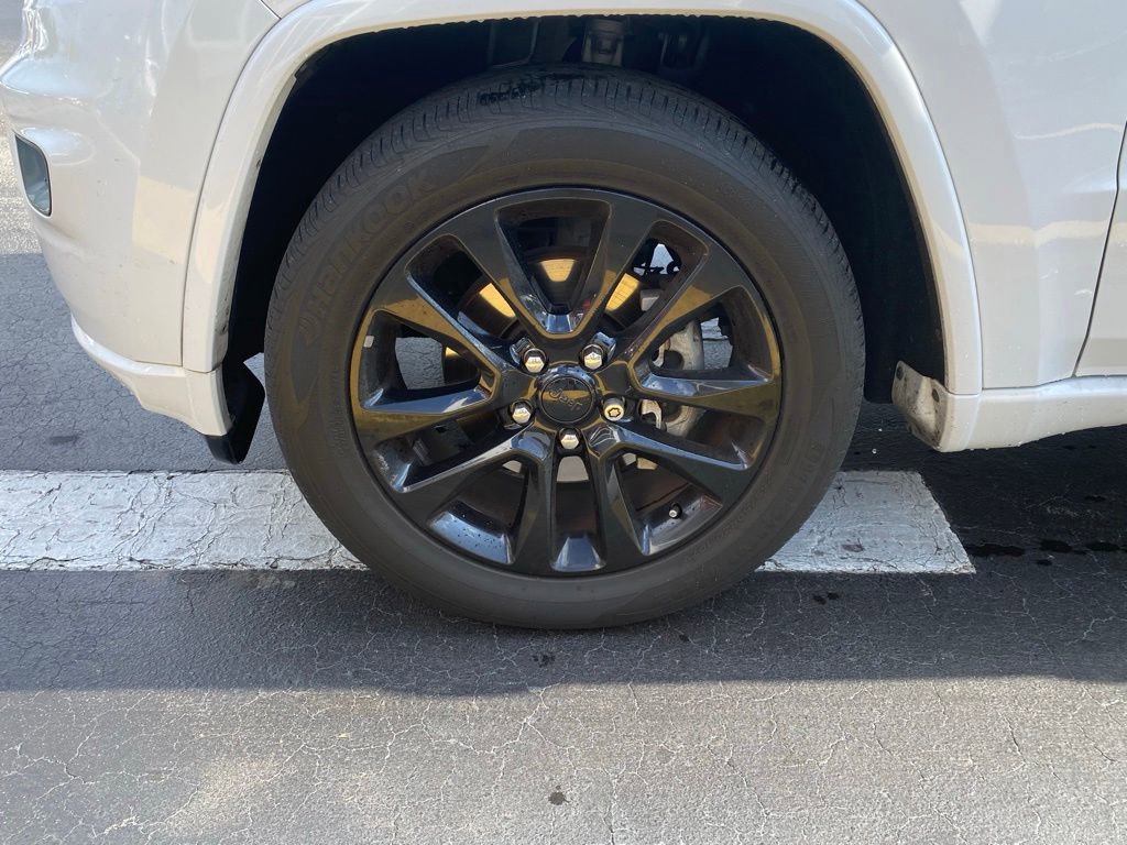 Used 2019 Jeep Grand Cherokee Altitude RWD image 12