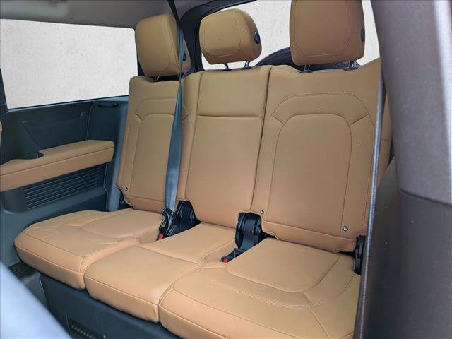 Used 2024 Land Rover Defender 130 S image 22