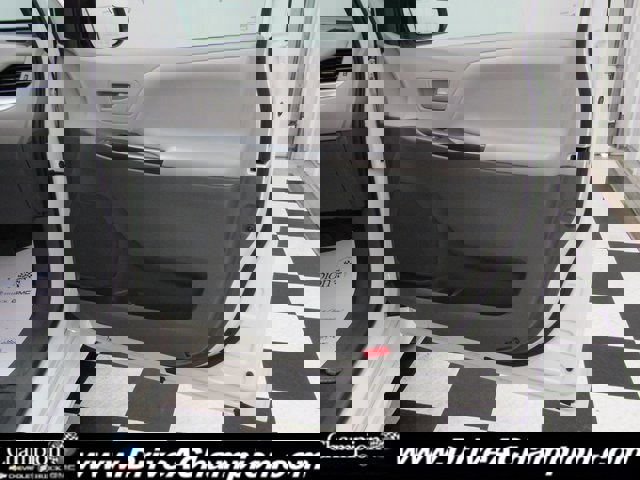 Used 2020 Toyota Sienna L image 32