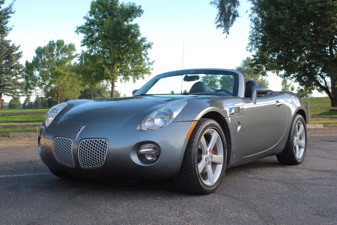 Used 2007 Pontiac Solstice Convertible w/ Premium Package RWD image 32