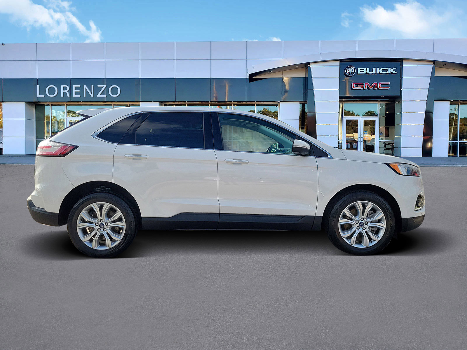 Used 2022 Ford Edge Titanium image 4