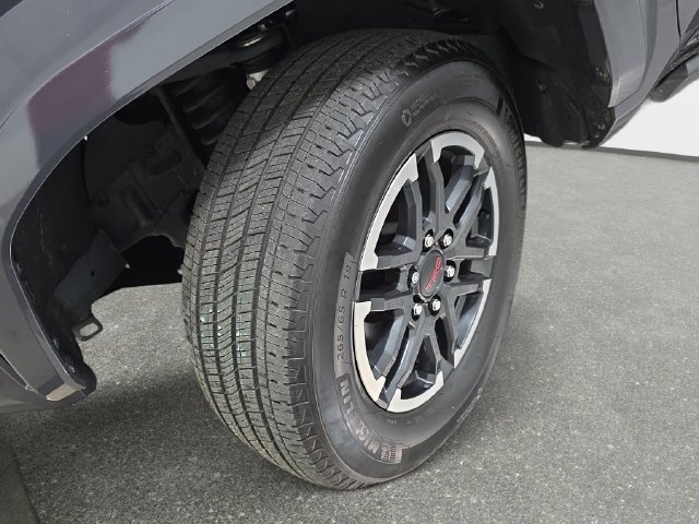 Certified 2025 Toyota Tacoma TRD Sport AWD/4WD image 26
