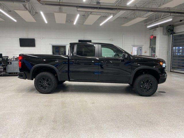 New 2026 Chevrolet Silverado 1500 ZR2 w/ Dark Appearance Package image 4