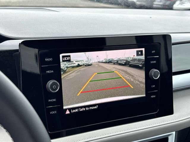 New 2026 Volkswagen Taos SE image 19