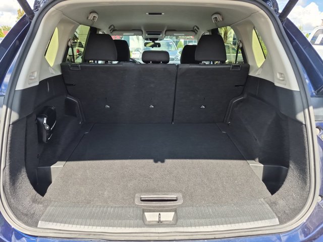 Used 2025 Nissan Rogue SV AWD/4WD image 6